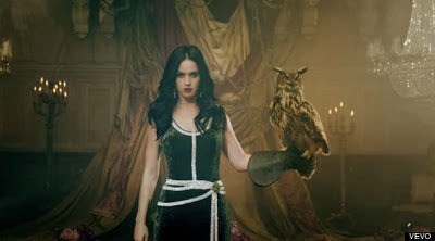 o KATY PERRY UNCONDITIONALLY 5703