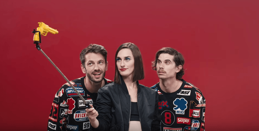 yelle-moteur-action