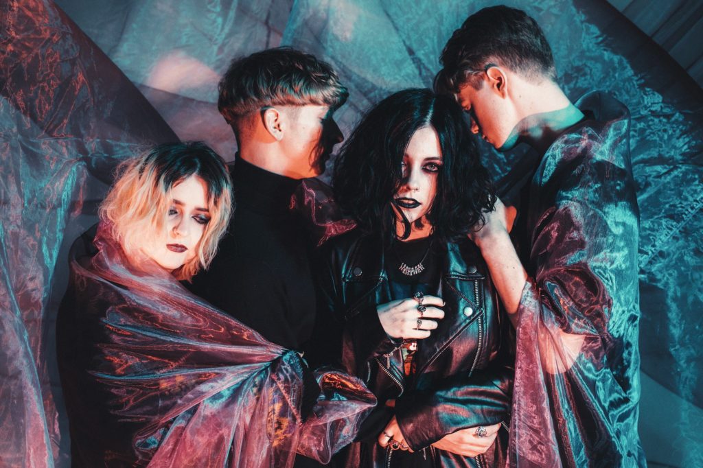 pale waves new years eve ovc8by